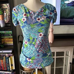 Lily Pulitzer Size Small Blue & green t shirt floral print